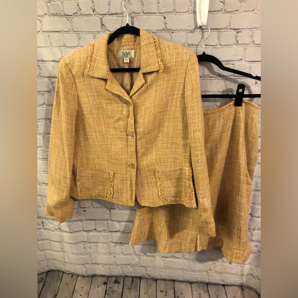 Le Suit skirt suit set size 12P